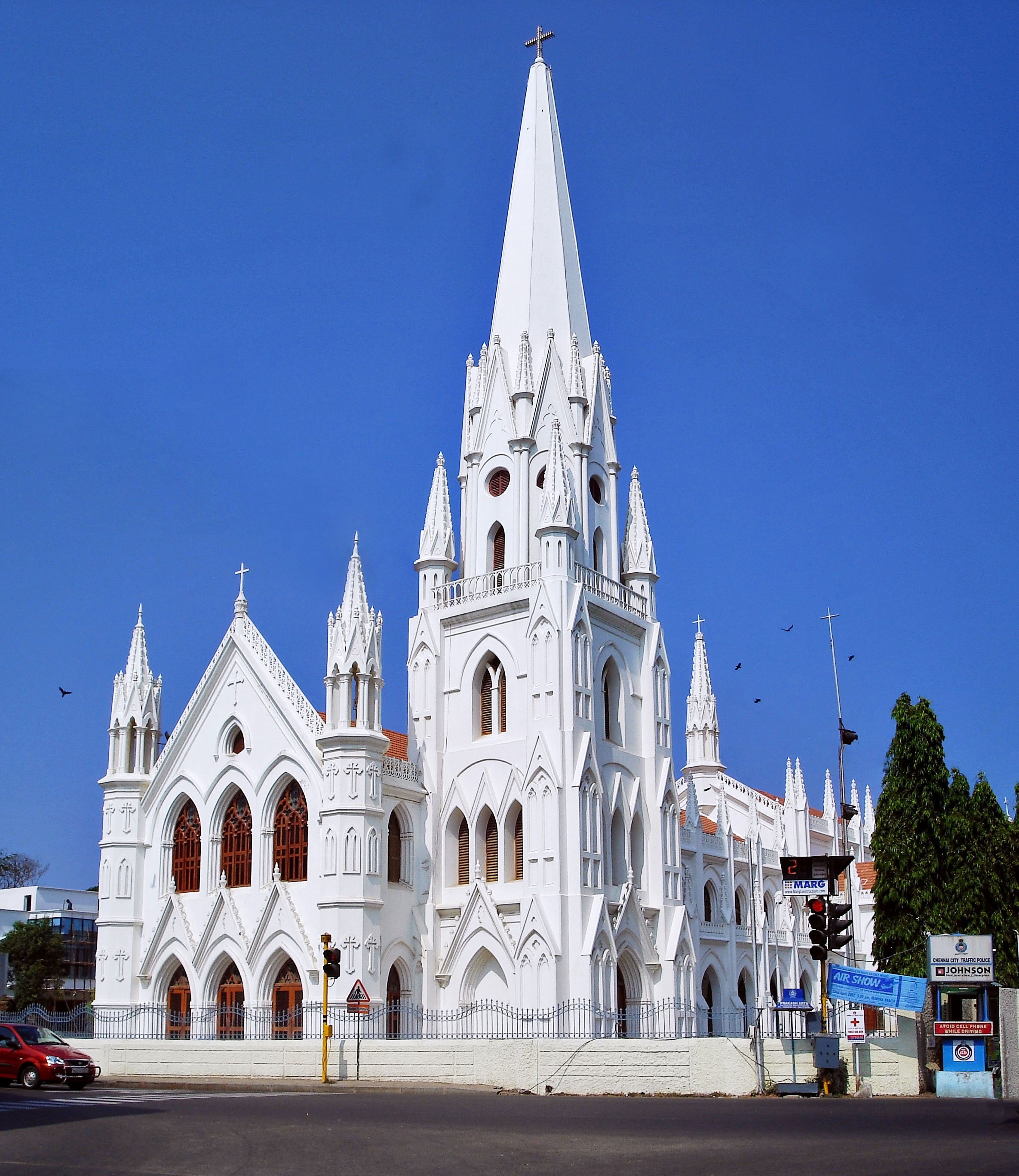 Santhome Cathedral Basilica thumbnail 2